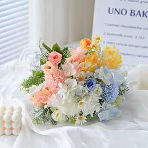 Bouquet de pivoines artificielles en soie, fleurs faites à la main, décoration de mariage, style moderne - Product Image 1