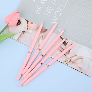 Pinceau à manche métallique rose pour nail art, à poils plats en nylon, pour dessin fin et détails floraux - Product Image 3