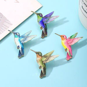 Pin de Aleación de Zinc con Diseño de Colibrí Vibrante Impreso con UV, Diseño de Vuelo Realista, Accesorio Casual, Regalo, Pedidos al por Mayor - Product Image 2