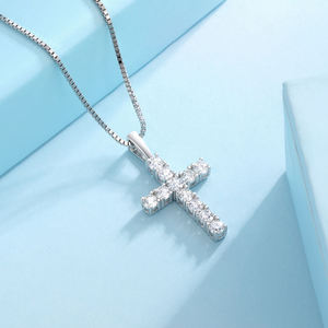 Colgante de Cruz de Moissanita Personalizado, Chapado en Oro de 14K, Jesús Cristiano Religioso, Plata de Ley 925, Crucifijo, Collar con Dije de Diamante VVS - Product Image 4