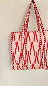 Sac fourre-tout matelassé en coton imprimé collage Ikat de Jaipur, réversible, grand sac de shopping, sac à bandoulière de voyage - Product Image 2