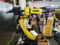 Robot industriel FANUC M-10iD/12, charge utile de 12 kg, portée de 1441 mm, bras robotisé à 6 axes pour le soudage et l'asservissement des machines
