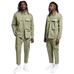 कस्टम डिजाइन पैचवर्क लंबी आस्तीन शर्ट स्ट्रीट पहने हुए फैशन कैजुअल कॉटन शर्ट और कार्गो पैंट के ऊपर