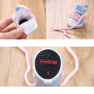 Venta al por mayor de fábrica: Accesorios de moda con estampado ecológico para perros, zapatos de mezclilla tipo <span class=keywords><strong>Converse</strong></span> para uso invernal. - Product Image 6