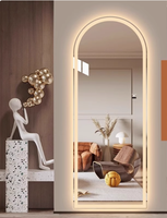 Miroir mural LED à bord arqué avec rétroéclairage et commande tactile pour chambre, salle de bain, coiffeuse, hôtel, salle de maquillage - Vente en gros