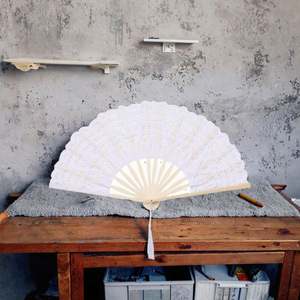 Elegante Abanico de Bambú Tallado con Tema de Amor, Recuerdo de Boda, Decoración Ecológica para Fiestas - Product Image 3