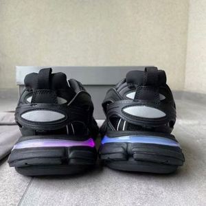 Chaussures de tennis tendance antidérapantes, respirantes, douces, en maille, classiques, rétro, à LED, de haute qualité et à la mode - Product Image 2