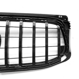 Parrilla Delantera para Mercedes-Benz Clase GLB, Totalmente Negra con Franjas Verticales Plateadas, Material ABS, 2020-2023 - Product Image 5