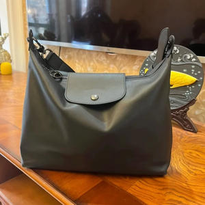 Bolso de Hombro de Cuero Vacuno Premium para Mujer, Gran Capacidad, Bolso Bandolera, Elegante Bolso de Mano para el Trabajo - Product Image 1