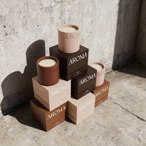 Vela Aromática de Lujo con Logotipo Personalizado C&H, Vela Sostenible de Color Marrón con Patrón de Grano de Madera en Frasco de Cerámica y Concreto para Fabricación de Velas - Product Image 1