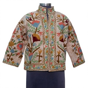 Chaqueta Bomber de Algodón con Bordado Suzani Hecho a Mano en India, para Mujer, Estilo Vintage, con Volantes Florales, Acolchada, Ecológica y Transpirable - Product Image 1