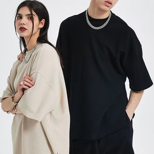 Conjunto de Camiseta y Pantalones Cortos de Estilo Casual, 100% Algodón, Tejido de Punto Waffle, Ajuste Holgado, 200 Gramos de Peso de Tela, Transpirable, con Serigrafía - Product Image 3