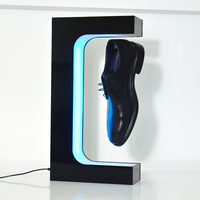 Exposition de chaussures à lévitation magnétique unique et d'excellence avec éclairage LED
