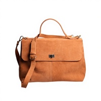 Tas Tangan Bentuk Flap Kulit Asli Premium Kunci Rantai Tahan Lama Kapasitas Besar Ringan Lembut Tren Fashion Uniseks Portabel