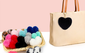 San valentino pon pon portachiavi soffice a forma di cuore Puffball portachiavi accessori per ragazze donne - Product Image 2