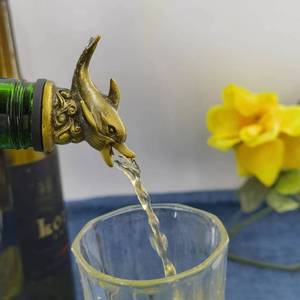 Aérateur à <span class=keywords><strong>vin</strong></span> en forme de dauphin, verseur de liqueur pour bar, maison et fête, cadeau de festival - Product Image 1