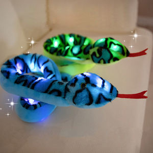 Peluche serpent lumineuse à LED Jouet en peluche serpent brillant pour les blagues pratiques - Product Image 3