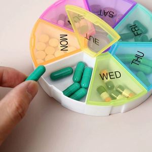 Prix Usine Distributeur de Pilules Rond Coloré Portable 7 Jours Mignon Arc-en-ciel en PP de Qualité Alimentaire Résistant aux Enfants pour le Rangement des Médicaments - Product Image 3