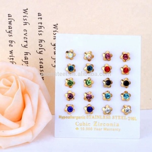 Boucles d'oreilles clous en acier inoxydable Lune et Étoile avec pierres de zircon colorées et cristaux - Product Image 2