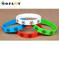 Publicité de stock Cadeaux promotionnels Produits en caoutchouc Football Bracelet en silicone Bracelet personnalisé