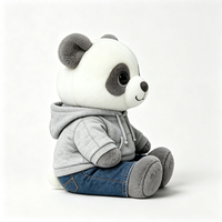 Peluche Panda Mignonne avec Sweat à Capuche Gris et Jean Bleu – Douce et Moelleuse, Tenue Tendance pour Poupée Panda en Peluche