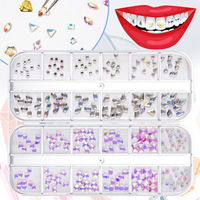 Fournitures Professionnelles en Gros pour Bijoux Dentaires : Strass, Pierres Précieuses, Pendentifs Chrome Hearts, Diamants en Verre pour Bricolage et Décoration d'Ongles