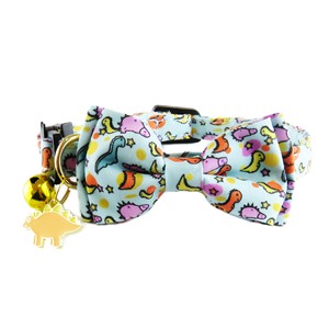 Collares para Perro con Estampado de Dinosaurio de Dibujos Animados, con Lazo y Campana, Diseño de Hebilla Ajustable para Perros Pequeños, Estilo para Todas las Estaciones - Product Image 3