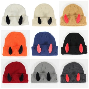 Gorro de punto de acrílico con cuernos de demonio apenados divertidos de <span class=keywords><strong>Halloween</strong></span> de invierno personalizado con cuernos - Product Image 3