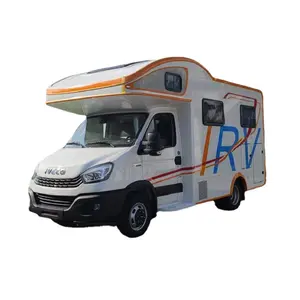 Iveco Rv Familie Off Road Camper Reizen Rv Camper Caravan Busje Met Slechte Tafel Buiten Reizen Camper Autocarabanas