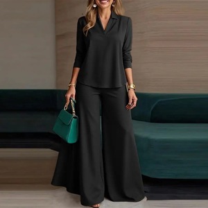 Completo <span class=keywords><strong>pantalone</strong></span> due pezzi alla moda 2026 per <span class=keywords><strong>donna</strong></span> professionista: top a maniche lunghe con scollo a V e pantaloni a gamba larga a pieghe, tinta unita - Product Image 3