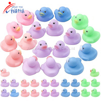 Canard en caoutchouc personnalisé lumineux et flottant pour le bain, jouet de piscine étanche qui brille dans l'eau pour la nuit