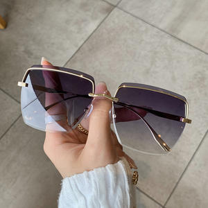 Lunettes de soleil demi-cerclées en métal I3-6172, monture vert foncé et or, protection UV400, design carré irrégulier unisexe - Product Image 3