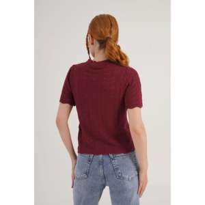 เสื้อถักแขนสั้นสีเบอร์กันดีสำหรับผู้หญิง ขายส่งเสื้อถักลายต่างๆ - Product Image 1