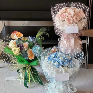 Shinewrap fabbrica all'ingrosso 58*58CM pellicola del fiore <span class=keywords><strong>carta</strong></span> da imballaggio <span class=keywords><strong>cuori</strong></span> stampati fiorista <span class=keywords><strong>carta</strong></span> da imballaggio per san valentino - Product Image 6