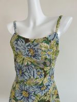 OUDINA Nouvelle Robe Courte de Soirée Élégante et Tendance, Dos Nu, Col Halter, à Paillettes, Motif Floral, Taille Haute, Coupe Trapèze, pour Anniversaire