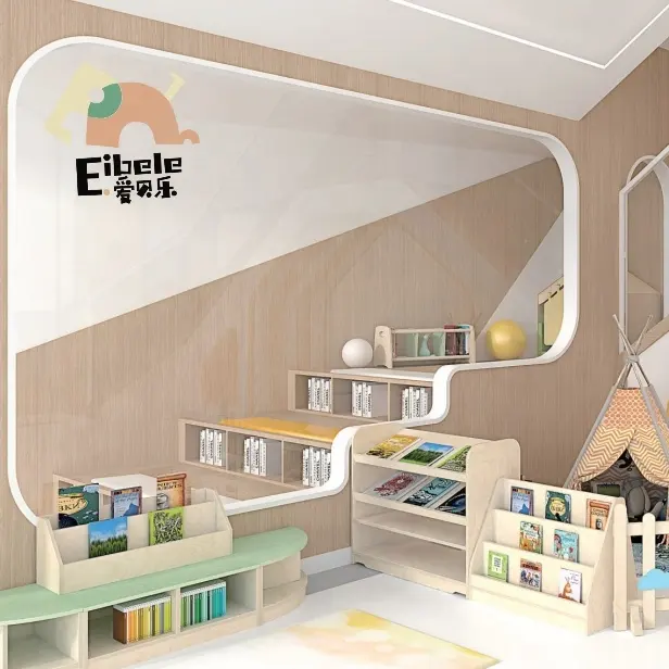 就学前のデイケアセンターのインテリアデザインの子供たちの読書室エリアの家具のセットアップと子供たちの図書館の部屋の配置
