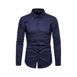 Chemise décontractée pour homme en tissu respirant, idéale pour les voyages, les loisirs et les tenues de temps chaud nécessitant peu d'entretien. - Product Image 1