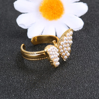 Bague Papillon Micro-Pavée Tendance pour Femme, Bijou de Luxe Minimaliste au Design Original, Idéal pour un Cadeau d'Anniversaire