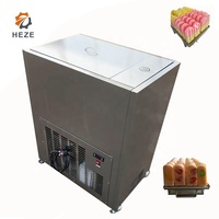 Machine à 12 moules pour bâtonnets glacés, sucettes glacées, glaces au lait et aux fruits, type Ataforma Finamac, Brésil