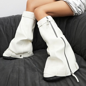 Bottes hautes pour femme, grande taille 48, à bout rond, en cuir verni brillant, style 'Shark' avec fermoir, style cowgirl, à fermeture éclair, semelles épaisses - Product Image 3