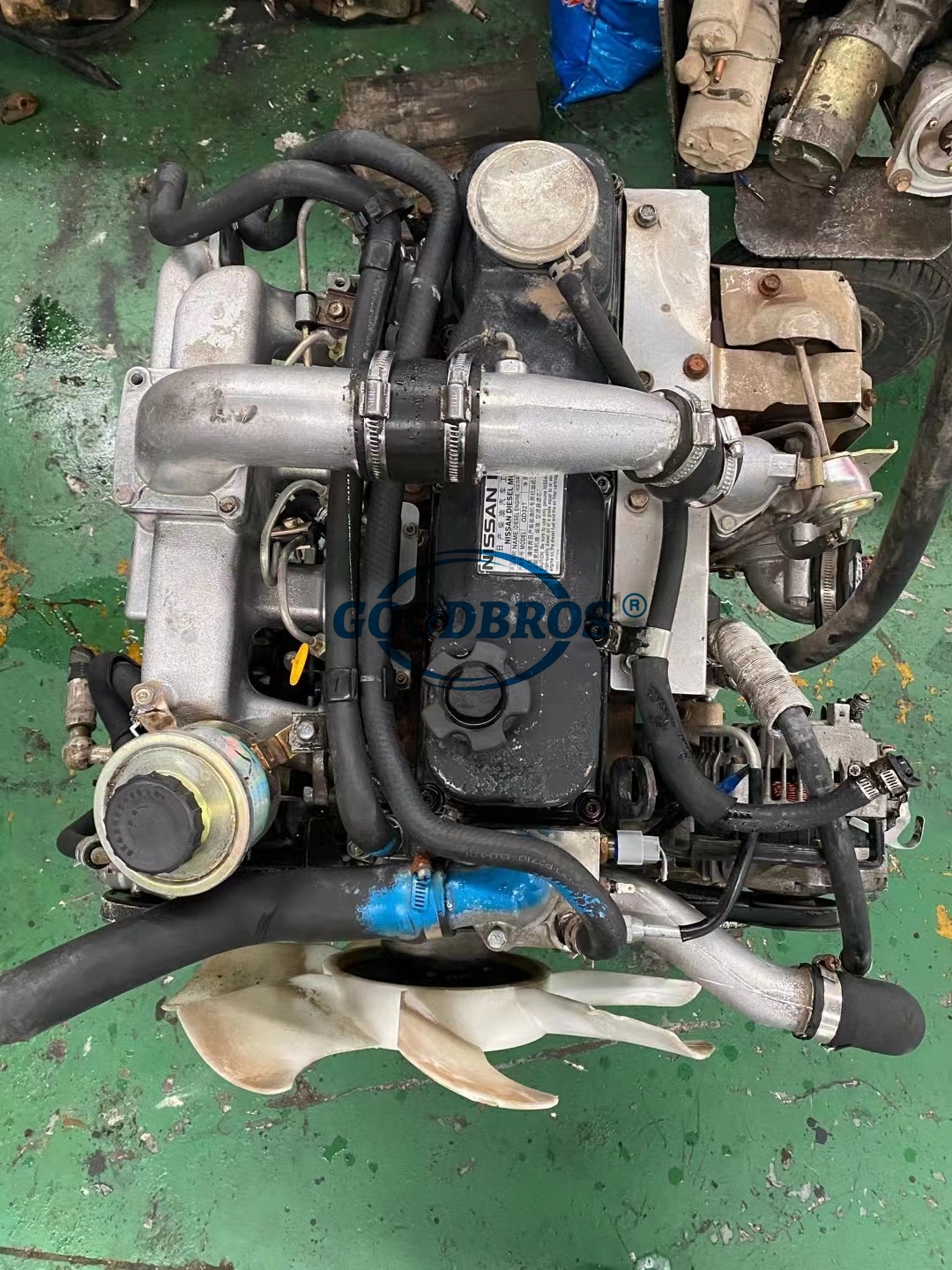 中古QD32エンジンQD32Tモーター日産ディーゼルエンジン3.2 L 3153 cc