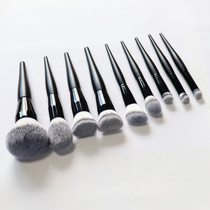 YRX Ensemble de 9 pinceaux de maquillage professionnels à manche en bois, poils synthétiques, virole en aluminium, pour le visage, le fond de teint et le rasage - Product Image 6