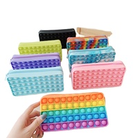 2026 2027 Trousse à crayons en silicone anti-stress à bulles Pop-It grande capacité pour crayons et stylos