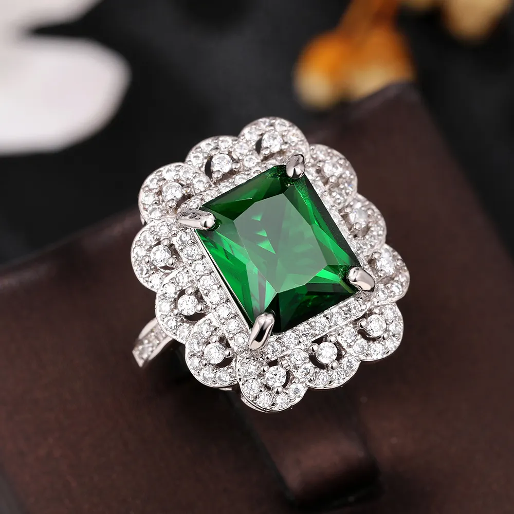 Caoshi Hot Selling Sliver Plated Vrouwen Sieraden Grote Groene Vierkante Zirkonia Verloving Vier Klauw Smaragd Stenen Ring
