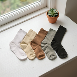 Chaussettes mi-mollet pour femmes avec ajustement à angle droit de 90 degrés breveté - Product Image 1