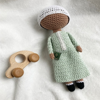 Poupée musulmane au crochet personnalisée, jouet islamique amigurumi fait main, OEM ODM, faible MOQ, cadeau culturel personnalisé, poupée au crochet