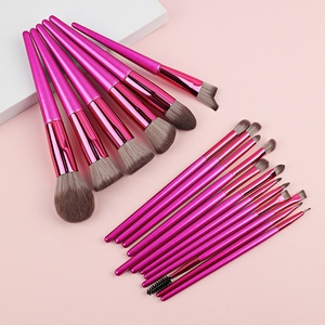 Ensemble de 18 pinceaux de <span class=keywords><strong>maquillage</strong></span> professionnels en fibres synthétiques roses, pour la vente en gros en usine, avec poils doux et manche en bois, pour un application de correcteur sans démarcation - Product Image 3