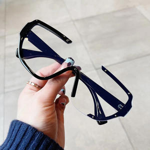 Lunettes de soleil sportives décontractées pour hommes, monture noire, verres PC, protection UV 100%, design irrégulier, pour sports de plein air et conduite - Product Image 2