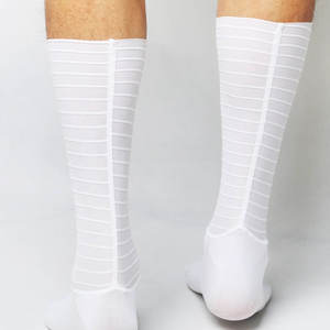 Chaussettes de cyclisme à séchage rapide, personnalisables OEM/ODM, fourniture directe usine, acceptant motifs et tailles, pour VTT, cyclisme sur route et activités de plein air - Product Image 5