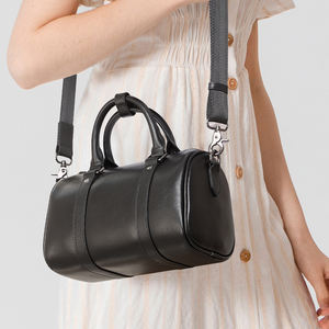 Bolso Mensajero de Cuero Genuino de Grano Completo, Bolso de Hombro de Cuero Vacuno Negro Natural, Bolso Cruzado de Viaje de Lujo - Product Image 1